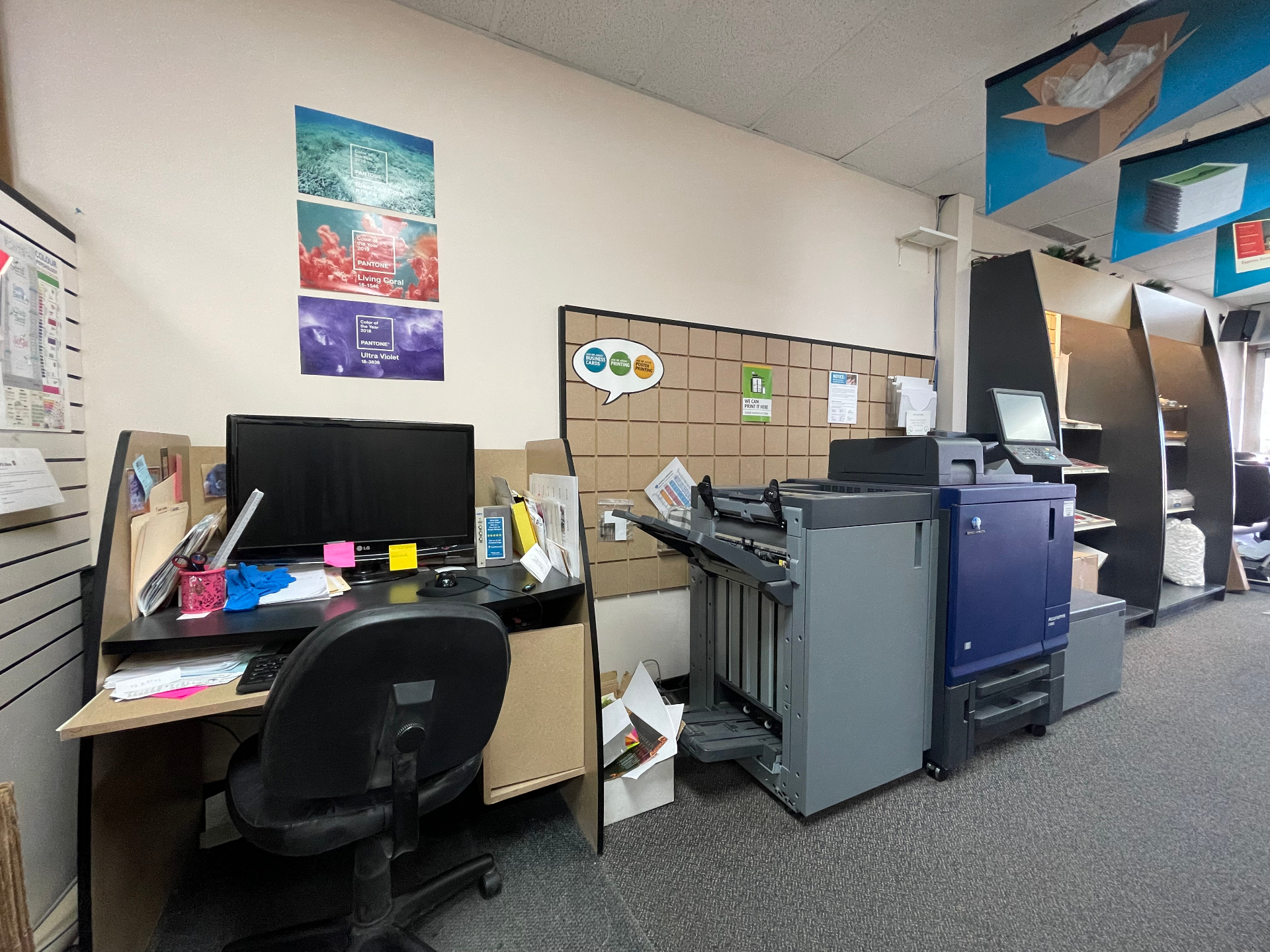 UPS 加盟店转让 · 萨斯卡通 8 街黄金地段——林与唐地产 - 8